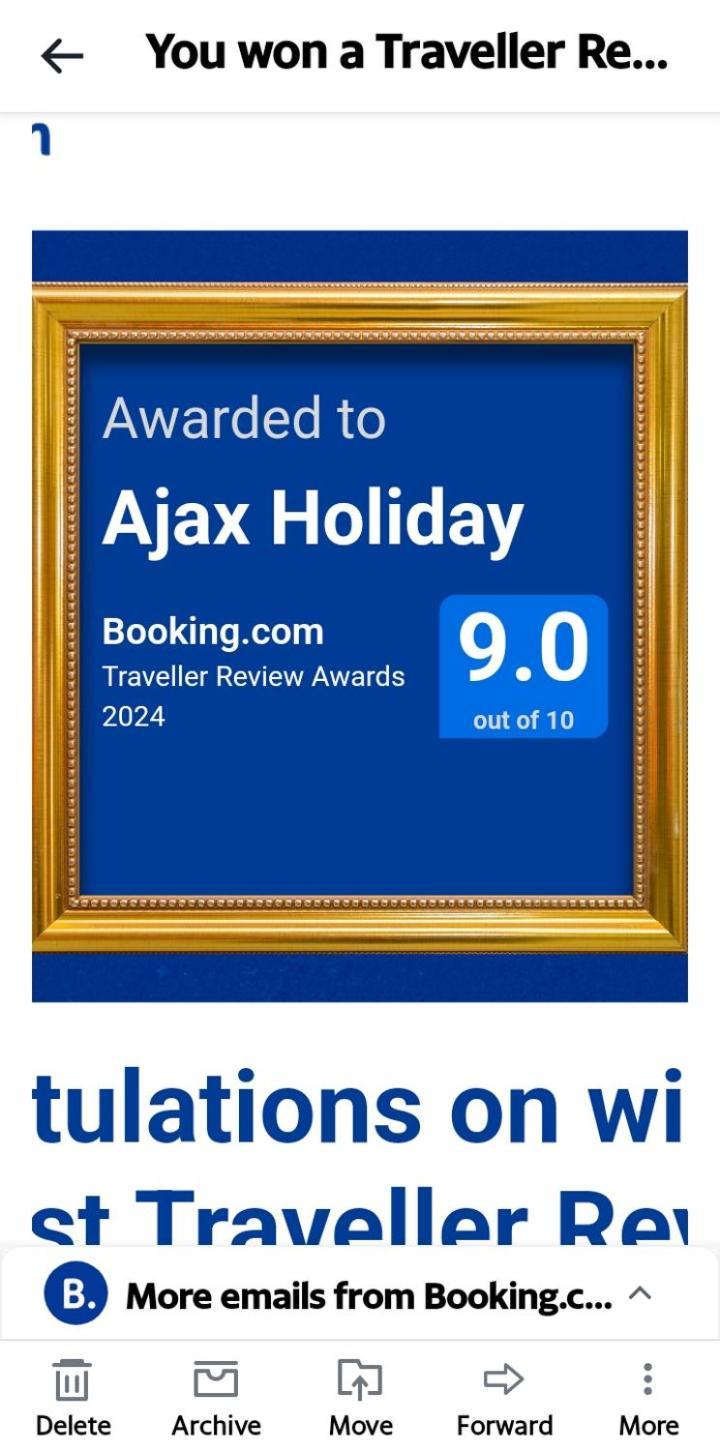 Ajax Holiday Apartment ภายนอก รูปภาพ